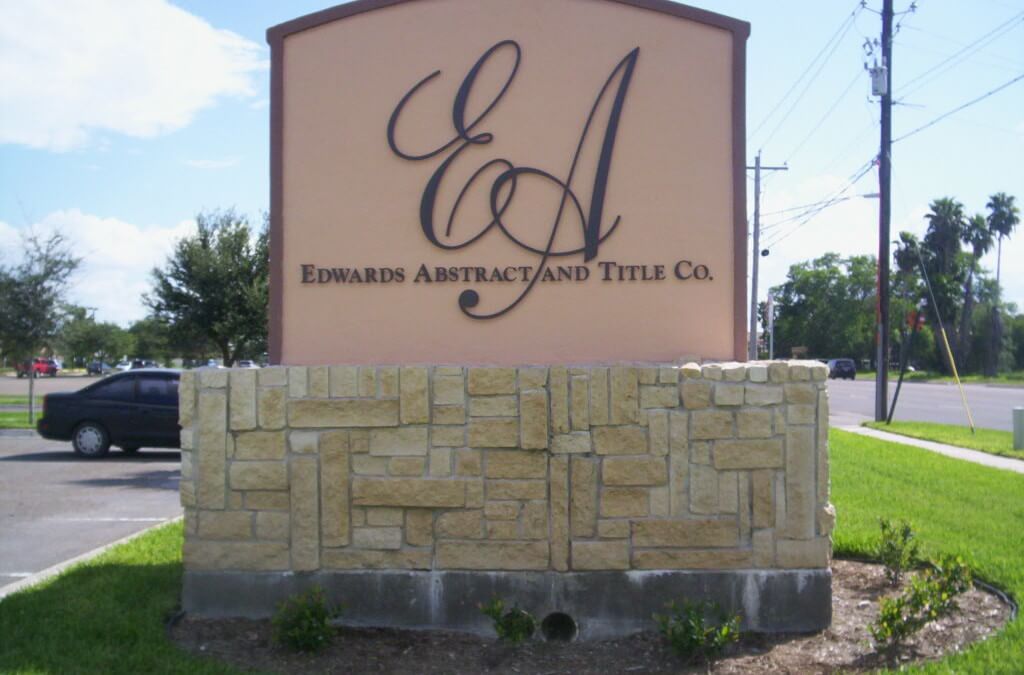 4 Ways to Enhance Your Monument Sign with a Synthetic Finish